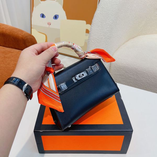 evening bags women's luxury designer handbag wedding date leather shoulder bag lychee silk scarf messenger bag
evening bags women's luxury designer handbag wedding date leather shoulder bag lychee silk scarf messenger bag