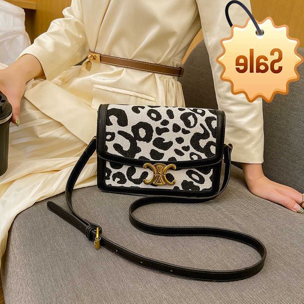 designer bags texture box tofu women's 2021 autumn and winter new leopard triumphal arch small square wide shoulder belt msenger bag fa
designer bags texture box tofu women's 2021 autumn and winter new leopard triumphal arch small square wide shoulder belt msenger bag fa