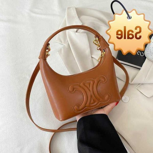designer bags 2022 new triumphal arch armpit french stick hand women's small square one shoulder diagonal bag factory direct sale
designer bags 2022 new triumphal arch armpit french stick hand women's small square one shoulder diagonal bag factory direct sale