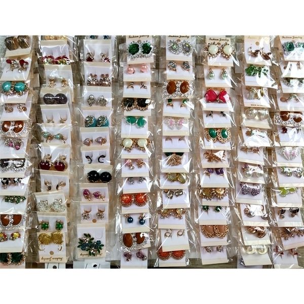 hoop huggie 60 pairs assorted earrings for women charm set earrings luxury girls ladies studs wholesale fashion jewelry 221010, Golden;silver
hoop huggie 60 pairs assorted earrings for women charm set earrings luxury girls ladies studs wholesale fashion jewelry 221010, Golden;silver