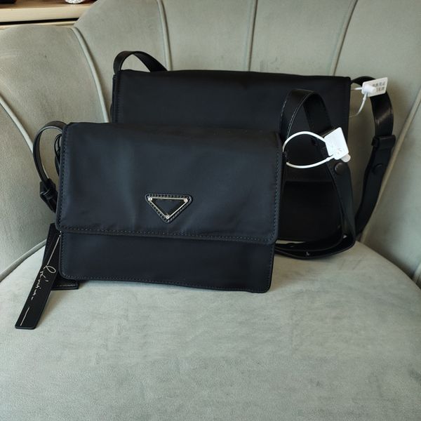 triangle pattern nylon messenger bag parachute male and female style large capacity one shoulder oblique cross brand women's bag
triangle pattern nylon messenger bag parachute male and female style large capacity one shoulder oblique cross brand women's bag