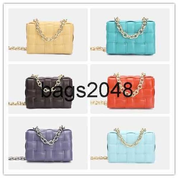 evening bags bottegs v designerfashion brand new metal thick chain portable pillow bag cloud soft leather crossbar knitting square handbags
evening bags bottegs v designerfashion brand new metal thick chain portable pillow bag cloud soft leather crossbar knitting square handbags
