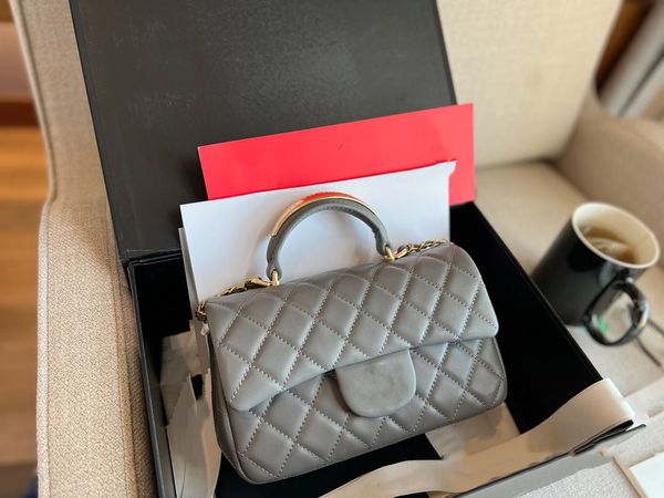 classic diamond shoulder bags fashion designer handbag crossbody bag flip purse metal handle 2022 grey messenger bag
classic diamond shoulder bags fashion designer handbag crossbody bag flip purse metal handle 2022 grey messenger bag