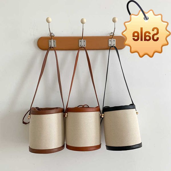 designer bags triumphal arch portable bucket women's 2022 new splicing canvas single shoulder simple fashion cylinder bag factory direc
designer bags triumphal arch portable bucket women's 2022 new splicing canvas single shoulder simple fashion cylinder bag factory direc