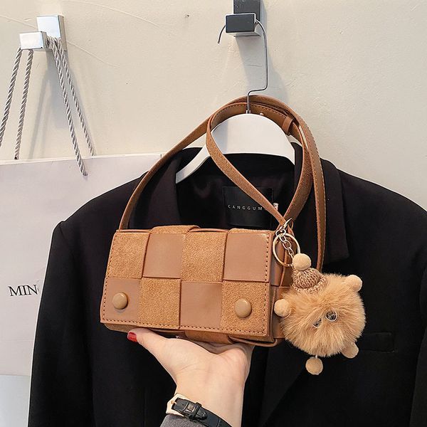 braid bump color stitching female bag plush doll decoration cute girl autumn western feeling single shoulder underarm bag
braid bump color stitching female bag plush doll decoration cute girl autumn western feeling single shoulder underarm bag