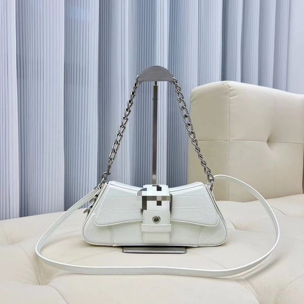 embossed logo women's tote bags designer handbags luxury brands single shoulder bag classic women crossbody femmes handbag 1067, Black;red
embossed logo women's tote bags designer handbags luxury brands single shoulder bag classic women crossbody femmes handbag 1067, Black;red