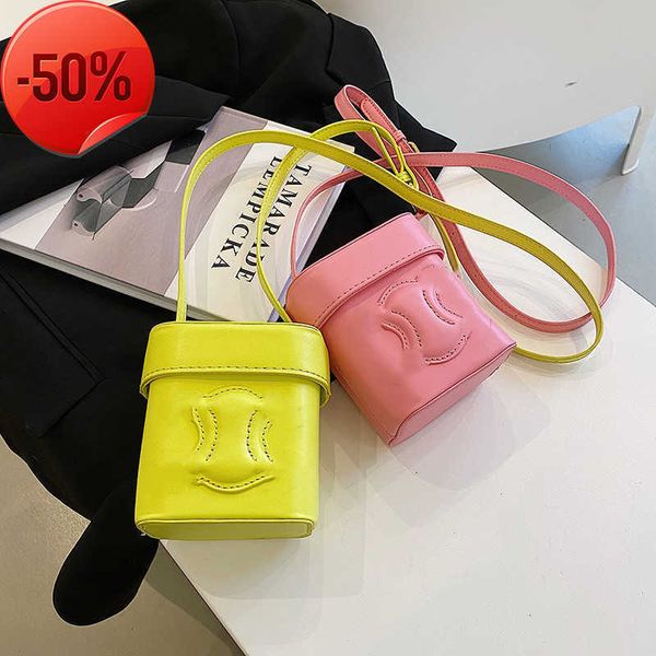 designer bags 22 spring and summer new triumphal arch box small lunch embossed soft leather mini msenger single shoulder women's bag fa
designer bags 22 spring and summer new triumphal arch box small lunch embossed soft leather mini msenger single shoulder women's bag fa