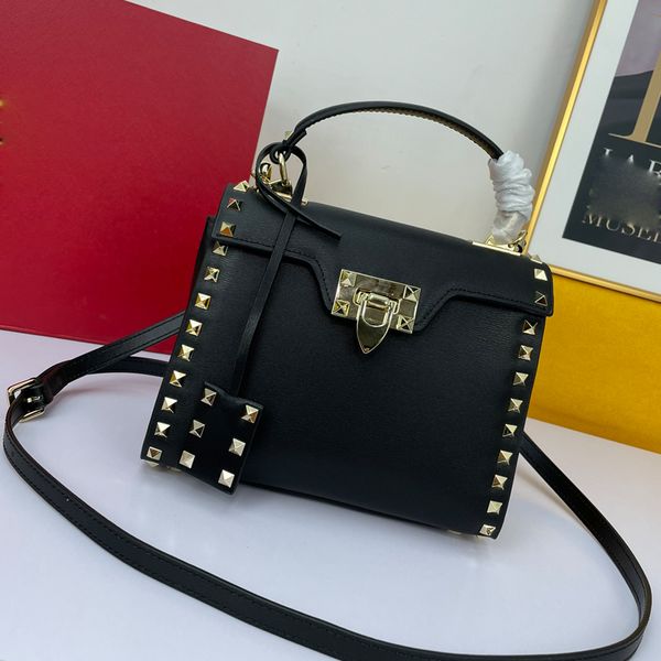 rivet totes bag women designer handbags genuine leather shoulder bags large capacity crossbody bag removable strap fashion letter interior c
rivet totes bag women designer handbags genuine leather shoulder bags large capacity crossbody bag removable strap fashion letter interior c