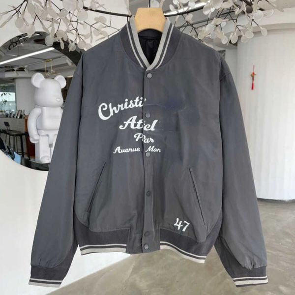 22ss designer baseball jacket autumn winter letter embroidery men's coat women's fashion long sleeve stand collar cardigan sportsw, Black;brown
22ss designer baseball jacket autumn winter letter embroidery men's coat women's fashion long sleeve stand collar cardigan sportsw, Black;brown