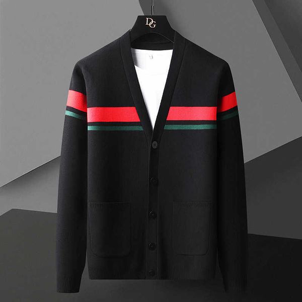 men's sweaters merek desainer baru mode mewah korea pria rajutan kardigan sweter kasual jaket 2021 g221010, White;black
men's sweaters merek desainer baru mode mewah korea pria rajutan kardigan sweter kasual jaket 2021 g221010, White;black