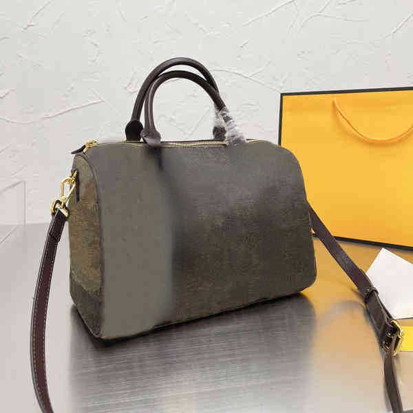 shoulder bags year of the tiger women high capacity gym handbag leather crossbody female purse designer bag with small pendant
shoulder bags year of the tiger women high capacity gym handbag leather crossbody female purse designer bag with small pendant