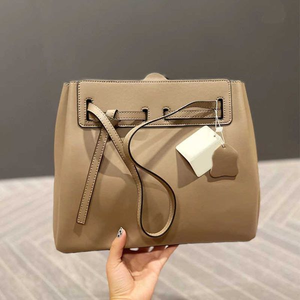drawstring women designer drawstring handbag color matching lychee handbags cowhide drawstring casual lady shopping purses 220804/0920
drawstring women designer drawstring handbag color matching lychee handbags cowhide drawstring casual lady shopping purses 220804/0920