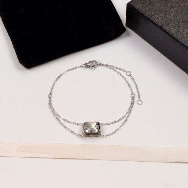 luxury design bangles brand letter bracelet rhombic grid necklace women letter stud earring 18k gold wristband link chain jewelry accessorie, Black
luxury design bangles brand letter bracelet rhombic grid necklace women letter stud earring 18k gold wristband link chain jewelry accessorie, Black