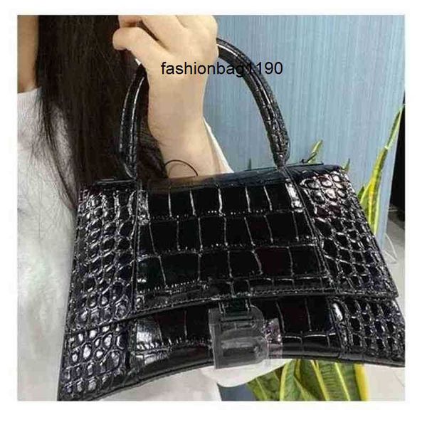 women designer balencaigass bags 2022 spring women's bag summer hourglass leather crescent portable shoulder cross carrying
women designer balencaigass bags 2022 spring women's bag summer hourglass leather crescent portable shoulder cross carrying