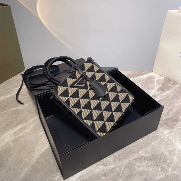 designers brand tote designer bags luxury handbags fashion women shoulder printing crossbody messenger purses lady wallet
designers brand tote designer bags luxury handbags fashion women shoulder printing crossbody messenger purses lady wallet