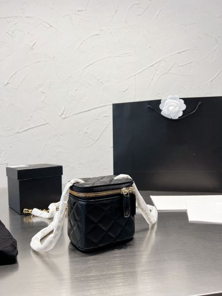 gold ball square shoulder bag luxury designer women handbag purse crossbody bag red envelope fabric smooth leather stylish black chain 2022
gold ball square shoulder bag luxury designer women handbag purse crossbody bag red envelope fabric smooth leather stylish black chain 2022