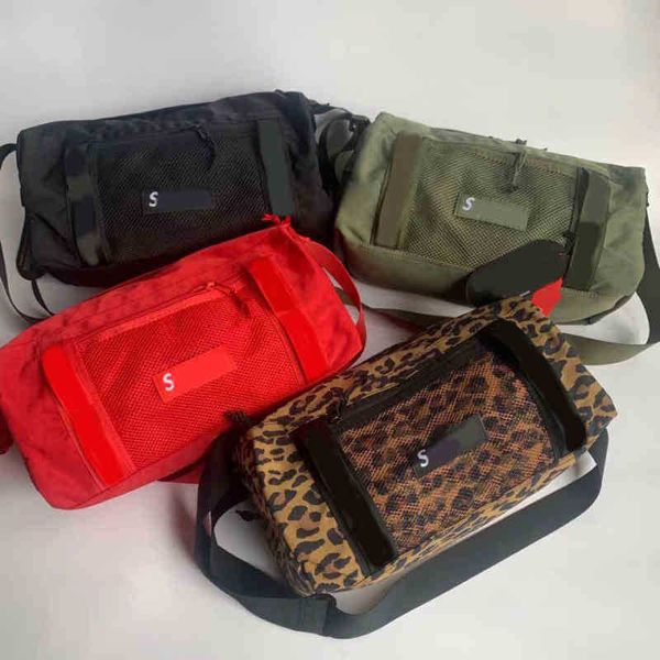 satchel duffel bag single shoulder postman mini fitness bucket student men's versatile female luggage
satchel duffel bag single shoulder postman mini fitness bucket student men's versatile female luggage