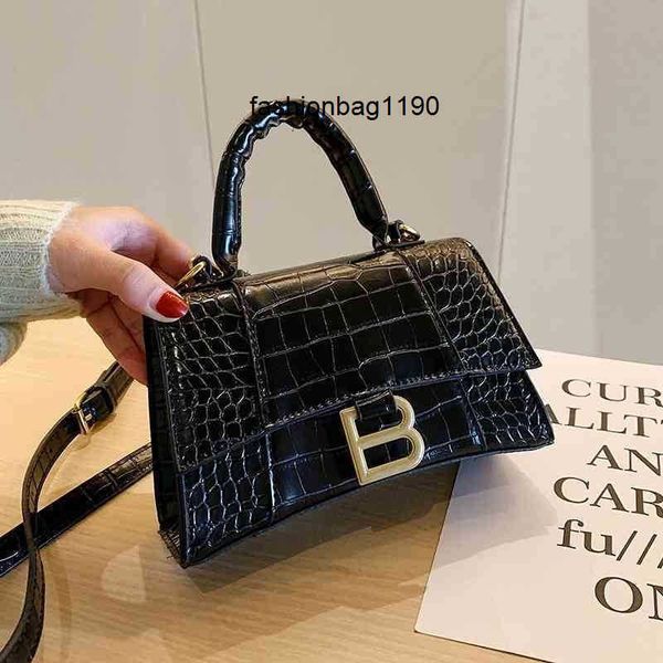 women designer balencaigass bags 2022 bag female family high version crocodile b-shaped hourglass leather shoulder messenger
women designer balencaigass bags 2022 bag female family high version crocodile b-shaped hourglass leather shoulder messenger
