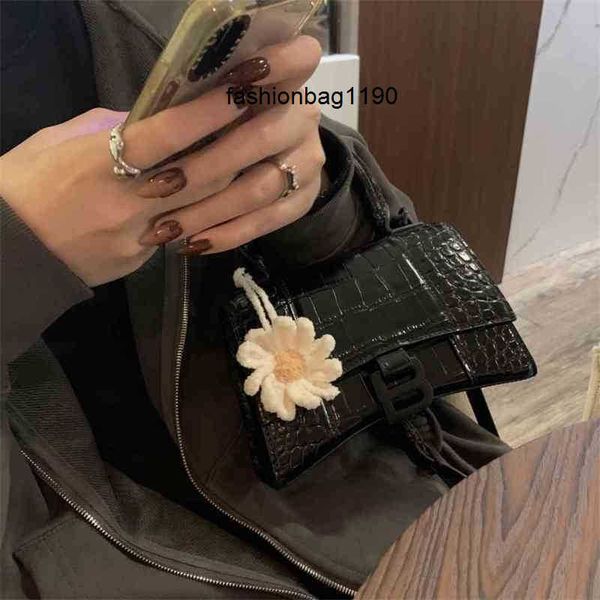 women designer balencaigass bags version home hourglass crocodile pattern high leather
women designer balencaigass bags version home hourglass crocodile pattern high leather
