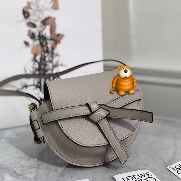 a01y lightweight bags messenger tote handbag women fashion leather saddle loevves designer crossbody female purses party shopping vacation s
a01y lightweight bags messenger tote handbag women fashion leather saddle loevves designer crossbody female purses party shopping vacation s