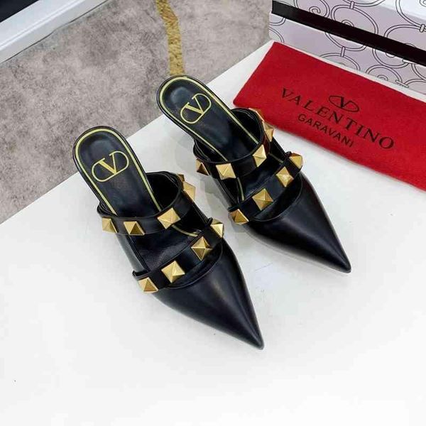 2023 big fashion leather womens sandals slippers classic women wedding high heels party luxury designer shoes r valentinos valentino yxj, Black
2023 big fashion leather womens sandals slippers classic women wedding high heels party luxury designer shoes r valentinos valentino yxj, Black