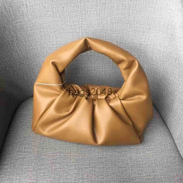 evening bags bottegs v designer bag womens large capacity ox horn handbag 2022 spring festival single shoulder messenger handbag trend wrink
evening bags bottegs v designer bag womens large capacity ox horn handbag 2022 spring festival single shoulder messenger handbag trend wrink