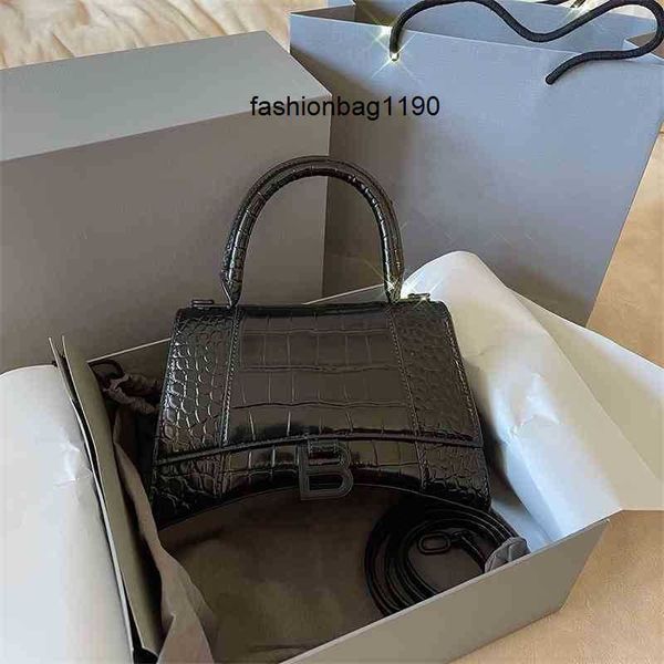 women designer balencaigass bags 2022 net red bag same b-button hourglass crocodile leather versatile shoulder messenger porta
women designer balencaigass bags 2022 net red bag same b-button hourglass crocodile leather versatile shoulder messenger porta