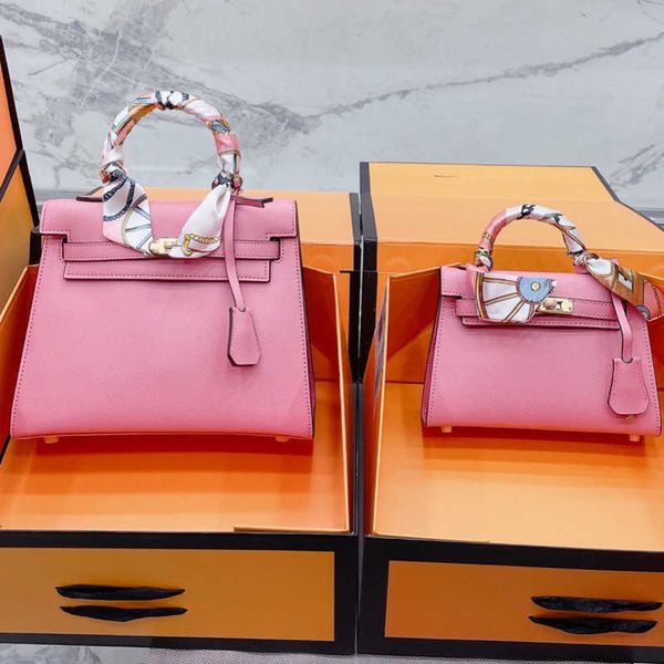 handbags tote bag palm cowhide leather crossbody bags fashion letter golden hardware stamped lock silk scarf women pgsh
handbags tote bag palm cowhide leather crossbody bags fashion letter golden hardware stamped lock silk scarf women pgsh
