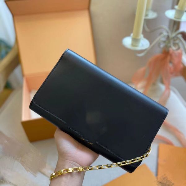 new single-shoulder shoulder bag 2023 european and n fashion envelope bag mailman light all-purpose bag
new single-shoulder shoulder bag 2023 european and n fashion envelope bag mailman light all-purpose bag