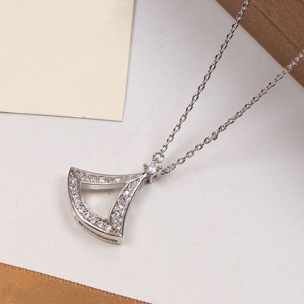 necklace 925 silver pendant skirt necklaces female jewelry exquisite craftsmanship classic blue heart luxury fan-shaped necklace
necklace 925 silver pendant skirt necklaces female jewelry exquisite craftsmanship classic blue heart luxury fan-shaped necklace