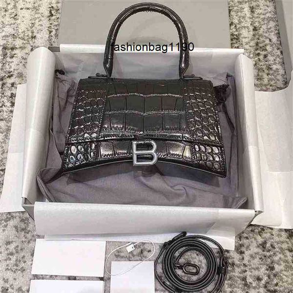 women designer balencaigass bags bag 2022 family high version women's crocodile hourglass leather shoulder
women designer balencaigass bags bag 2022 family high version women's crocodile hourglass leather shoulder