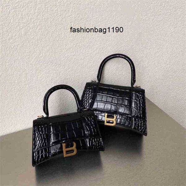 women designer balencaigass bags classic hourglass family letter buckle leather hand cross carry shoulder make-up
women designer balencaigass bags classic hourglass family letter buckle leather hand cross carry shoulder make-up
