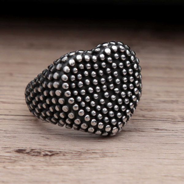 cluster rings vintage pitted stainless steel heart ring punk biker black rings for women men fashion jewelry gothic accessories for girls l2, Golden;silver
cluster rings vintage pitted stainless steel heart ring punk biker black rings for women men fashion jewelry gothic accessories for girls l2, Golden;silver