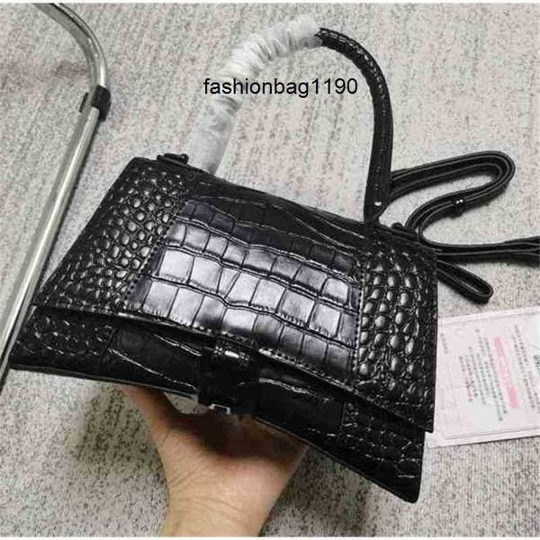 women designer balencaigass bags italy luxury home hourglass crocodile pattern high version leather
women designer balencaigass bags italy luxury home hourglass crocodile pattern high version leather
