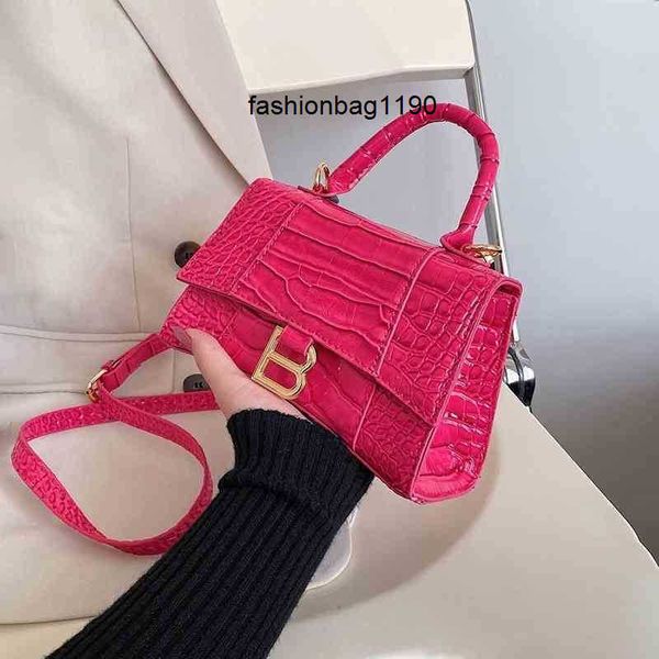 women designer balencaigass bags versatile texture hourglass bag women's summer 2022 french niche high class home porta
women designer balencaigass bags versatile texture hourglass bag women's summer 2022 french niche high class home porta