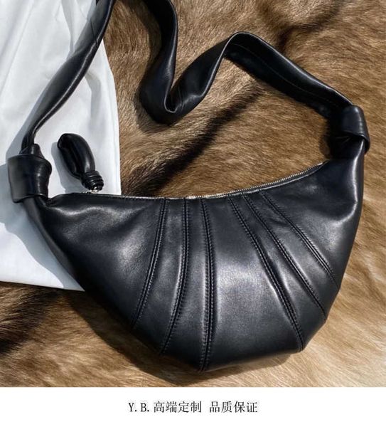 shoulder bags evening lemaire cow horn bun kesong sheepskin one oblique span dumpling small genuine leather underarm french stick 22101111
shoulder bags evening lemaire cow horn bun kesong sheepskin one oblique span dumpling small genuine leather underarm french stick 22101111