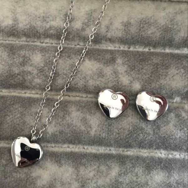 2021 high polished trendy design women earrings necklace stainless steel gold silver rose colors sets heart love pendant fashion j190u
2021 high polished trendy design women earrings necklace stainless steel gold silver rose colors sets heart love pendant fashion j190u