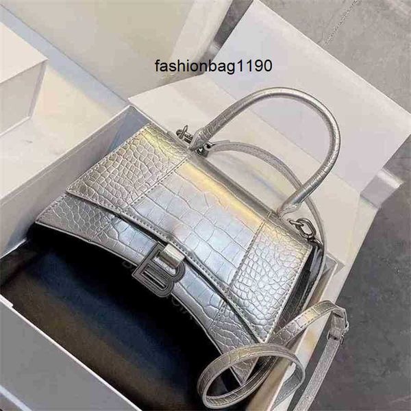 women designer balencaigass bags sense high b-word home crocodile hourglass bag leather leisure shoulder
women designer balencaigass bags sense high b-word home crocodile hourglass bag leather leisure shoulder