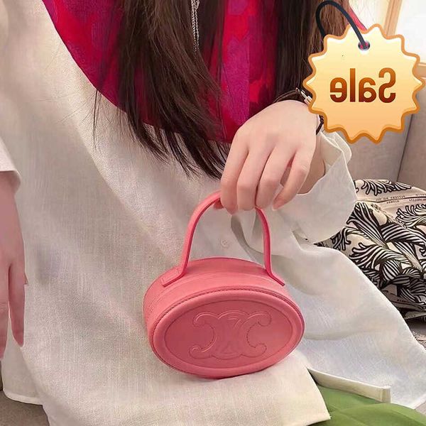 designer bags 2022 summer triumphal arch moon pig nose mini round cake leather hand lipstick bag factory direct sale
designer bags 2022 summer triumphal arch moon pig nose mini round cake leather hand lipstick bag factory direct sale