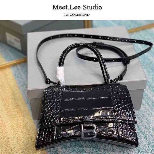 women designer balencaigass bags home bag hourglass leather crocodile mini high version b-word magnetic buckle single shoulder tote
women designer balencaigass bags home bag hourglass leather crocodile mini high version b-word magnetic buckle single shoulder tote