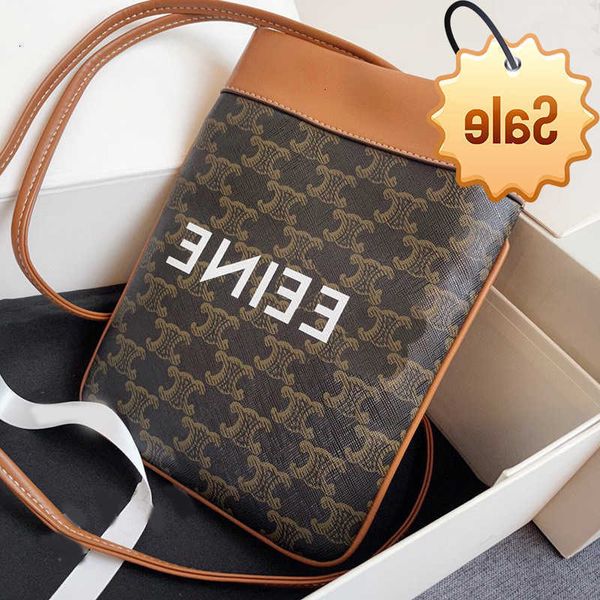 designer bags arc de triomphe mobile lovers' old flower high sense single shoulder msenger versatile fashion commuter factory direct sa
designer bags arc de triomphe mobile lovers' old flower high sense single shoulder msenger versatile fashion commuter factory direct sa