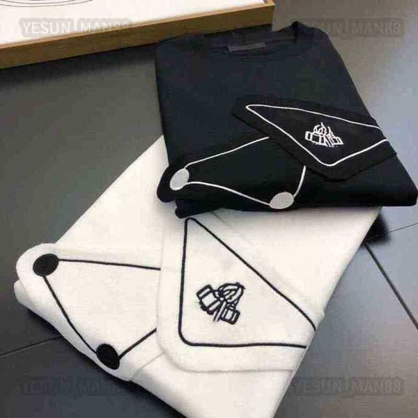 designer luxury prad classic hoodie sweater mens womens triangular print for busy office workers casual coat hooded of black and white
designer luxury prad classic hoodie sweater mens womens triangular print for busy office workers casual coat hooded of black and white