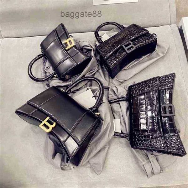 jacquemes classic lady ladies desiner handbags bags bag lisa 2022 same crocodile hourglass leather b-button single shoulder messenger portab
jacquemes classic lady ladies desiner handbags bags bag lisa 2022 same crocodile hourglass leather b-button single shoulder messenger portab