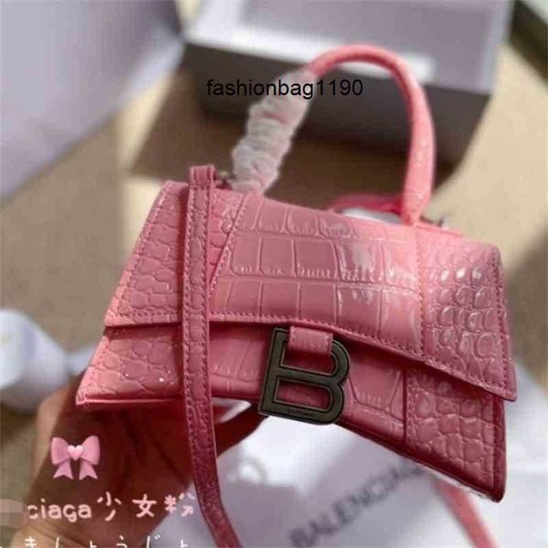 women designer balencaigass bags women's pear classic crocodile pattern cherry blossom powder sand leak bag hand messenger can
women designer balencaigass bags women's pear classic crocodile pattern cherry blossom powder sand leak bag hand messenger can