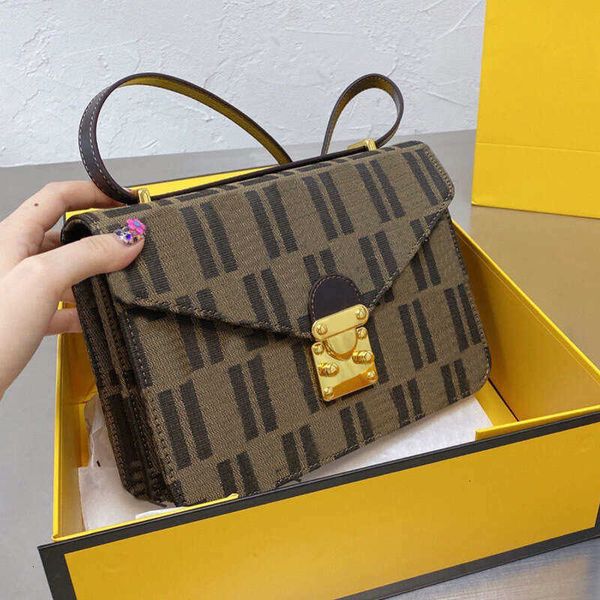 designer fend women bag crossbody men luxurys totes ladies 5a fashion shoulder handbags evening clutches purses wallet
designer fend women bag crossbody men luxurys totes ladies 5a fashion shoulder handbags evening clutches purses wallet