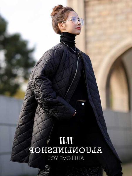 womens down bottegs v designer feather light warm jelly texture tricolor diamond gingham coat, Black
womens down bottegs v designer feather light warm jelly texture tricolor diamond gingham coat, Black