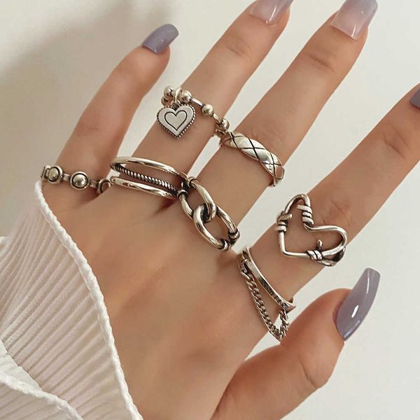 cluster rings kisswife vintage silver color rings heart chain finger ring geometric meta love ring set punk hiphop fashion jewelry party gif, Golden;silver
cluster rings kisswife vintage silver color rings heart chain finger ring geometric meta love ring set punk hiphop fashion jewelry party gif, Golden;silver