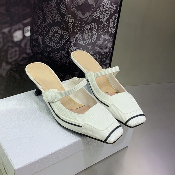 2022 new sandals style slippers autumn and winter french square head thin heel contrast knitted medium heel baotou half, Black
2022 new sandals style slippers autumn and winter french square head thin heel contrast knitted medium heel baotou half, Black