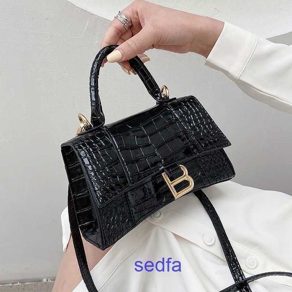 designer bags luxury balencigas genuine leather ladies shoulder crossbody handbag small women's hand crocodile pattern patent leather s
designer bags luxury balencigas genuine leather ladies shoulder crossbody handbag small women's hand crocodile pattern patent leather s