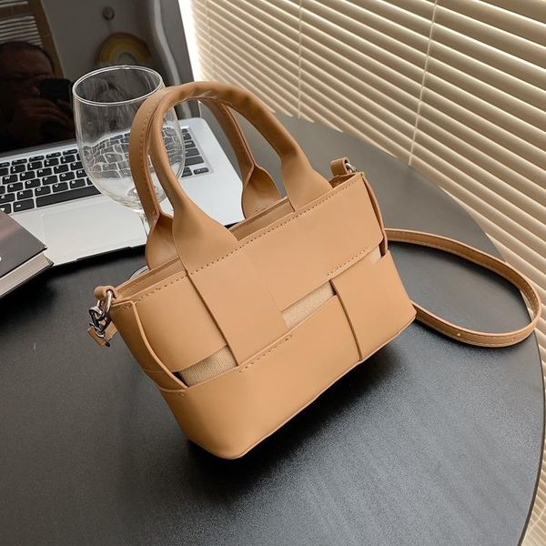 2022 womens evening bag checkered seam design bags female tote bag handbags for women designer luxury trend small bags, Beige
2022 womens evening bag checkered seam design bags female tote bag handbags for women designer luxury trend small bags, Beige